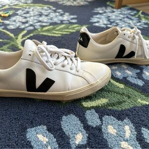 Veja Women’s Esplar Logo Sneakers